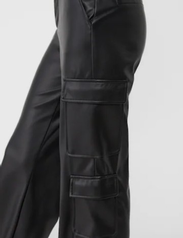 Pantaloni imitație din piele Stradivarius, negru