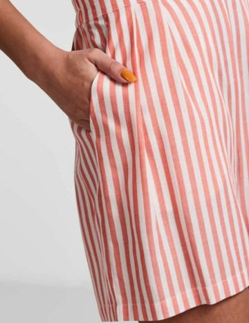Pantaloni scurți Pieces, mix culori