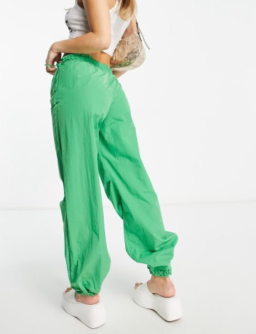 Pantaloni Bershka, verde