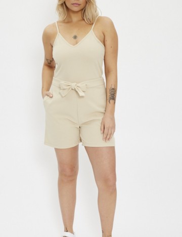 Salopetă scurtă Jdy, bej