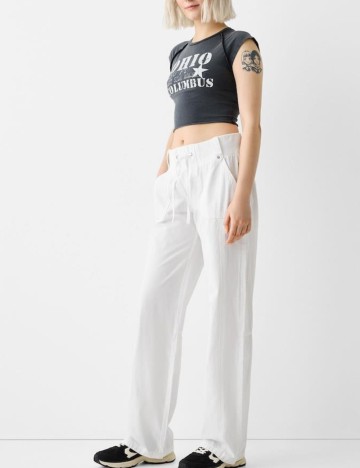 Pantaloni Bershka, alb
