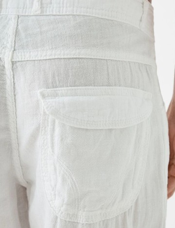 Pantaloni Bershka, alb