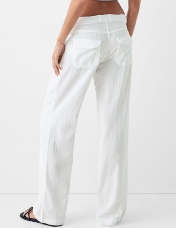Pantaloni Bershka, alb