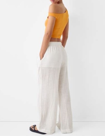 Pantaloni Bershka, alb