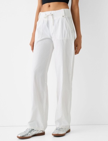 Pantaloni Bershka, alb