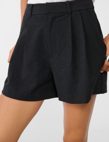 Pantaloni scurți Stradivarius, negru