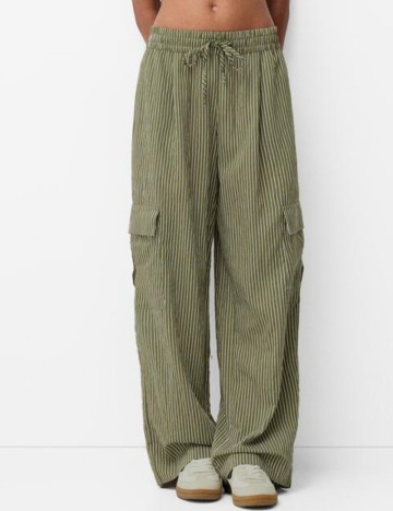 Pantaloni Bershka, verde