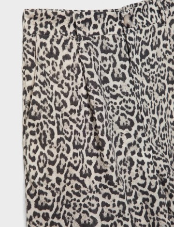 Pantaloni scurți Stradivarius, mix culori