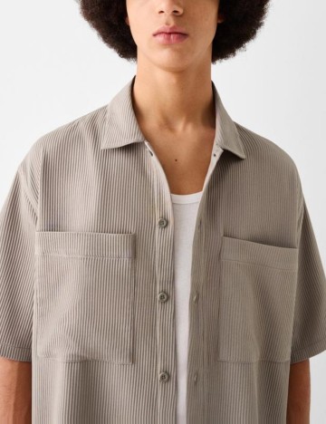 Cămașă cu m&acirc;necă scurtă Bershka, bej