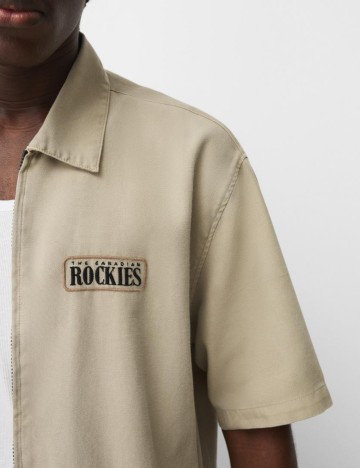 Cămașă cu m&acirc;necă scurtă Bershka, bej