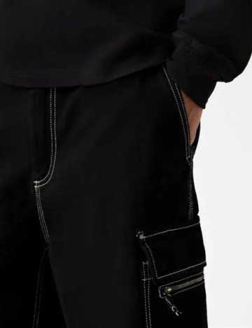 Pantaloni scurți cargo Bershka, negru