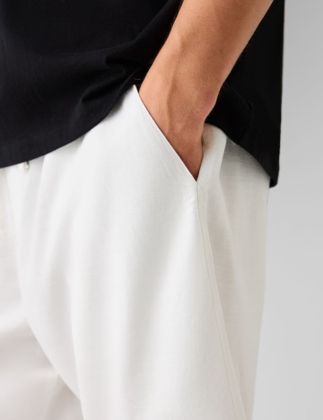 Pantaloni scurți Bershka, alb