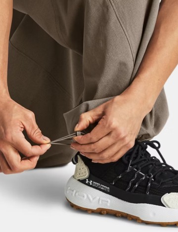 Pantaloni Under Armour, bej