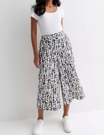 Pantaloni 3/4 New look, mix culori