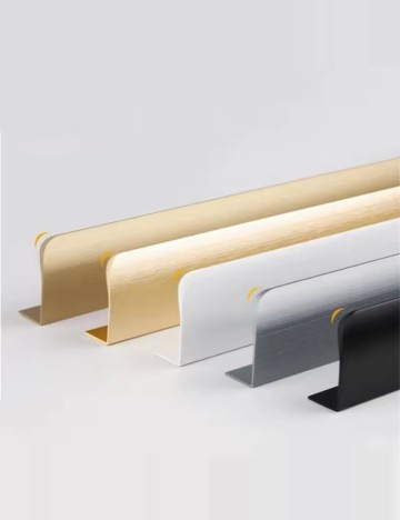 M&acirc;ner Shein, alb