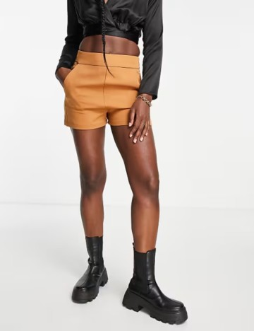 Pantaloni scurți NAANAA, maro